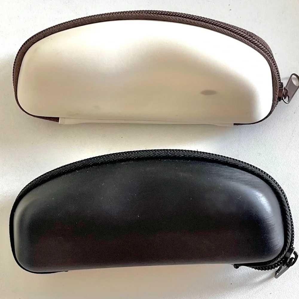 Vogue eyewear clamshell